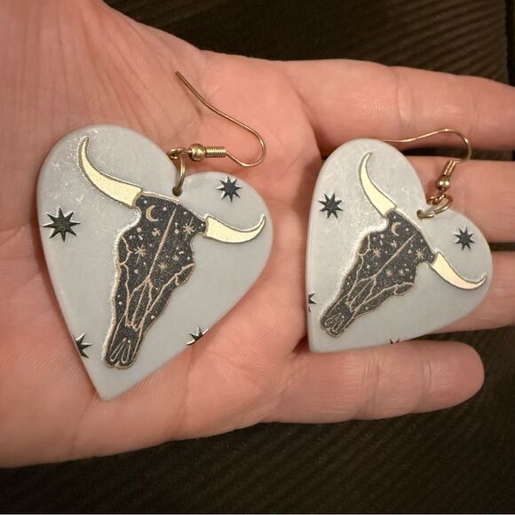 WESTERN HEART EARRINGS – LONGHORN SKULL & STAR DETAIL - Picture 12 of 17